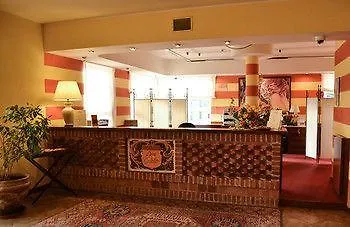 唐卡洛酒店 Broni